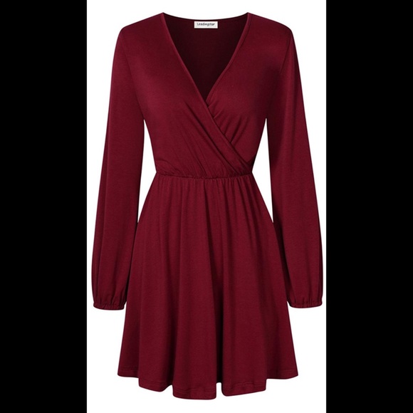 Long sleeved burgundy low cut dress - Picture 2 of 4